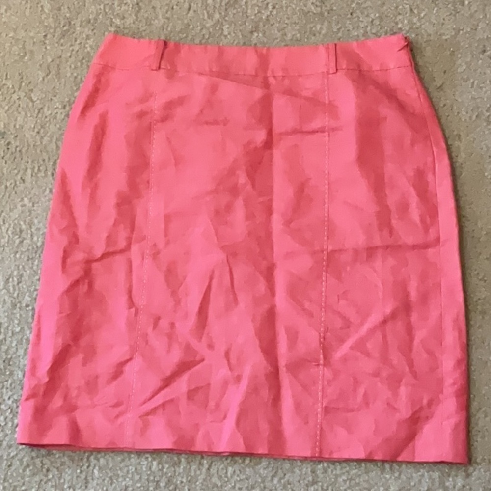 EUC woman’s ANN TAYLOR LOFT pencil style skirt